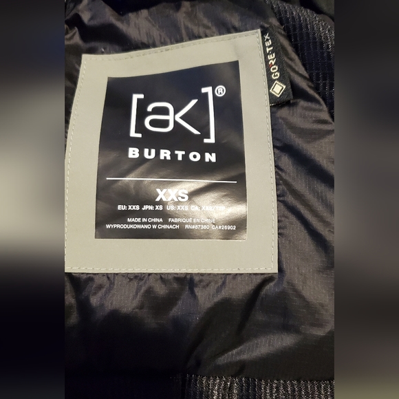 Womens Burton AK 2L GORE-TEX Embark Jacket - Picture 9 of 14